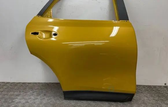 KIA Xceed Rear door