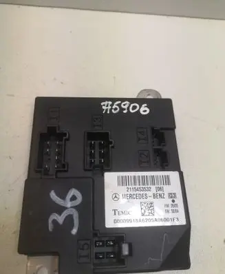 Mercedes-Benz CLS C219 Comfort/convenience module A2115453532