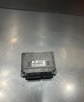 Volkswagen Polo Engine control unit/module 03E906033R 5WP4422402