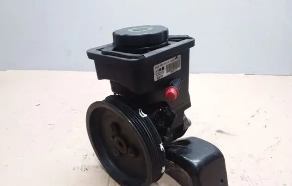 BMW 5 E60 E61 Power steering pump 7693974125