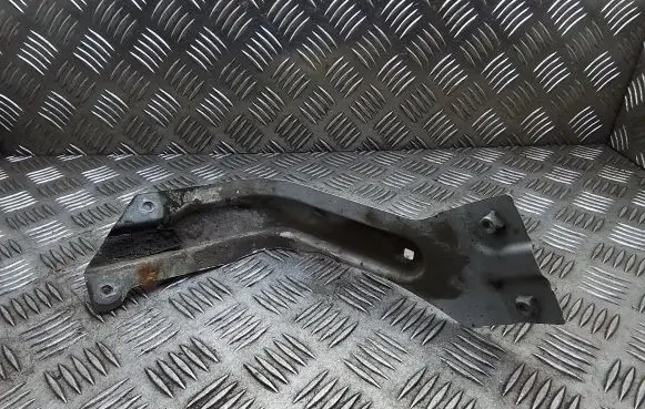 Volkswagen Caddy Fender mounting bracket 1T0821136C