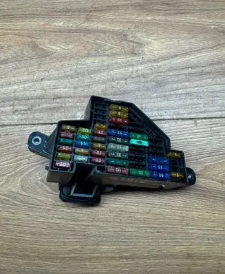 Volkswagen Golf VI Fuse module 1K1941824 706790