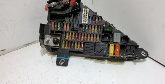 BMW 5 E60 E61 Fuse module 6906588 518811047 690658806
