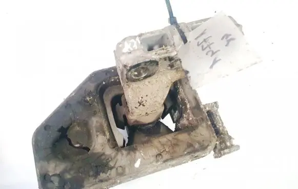Citroen C3 Engine mount bracket