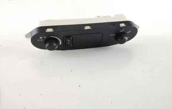 Chrysler Voyager Climate control unit P05005009AD VR6330C 12230059