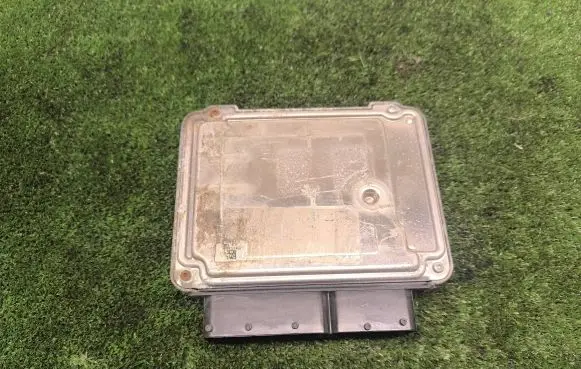 Volkswagen Caddy Engine control unit/module 03L907309AE 0281017946