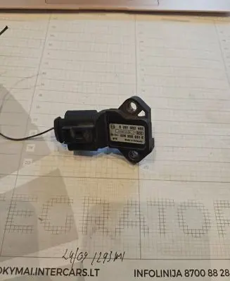 Audi A4 S4 B7 8E 8H Air pressure sensor 0281002401 038906051C