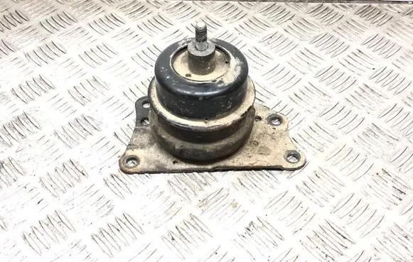 Skoda Fabia Mk1 (6Y) Engine mount bracket 3618292