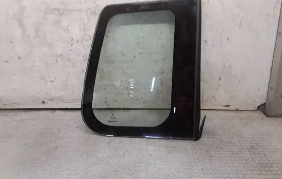 Mitsubishi Pajero Pinin Rear side window