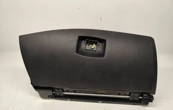 Glove box