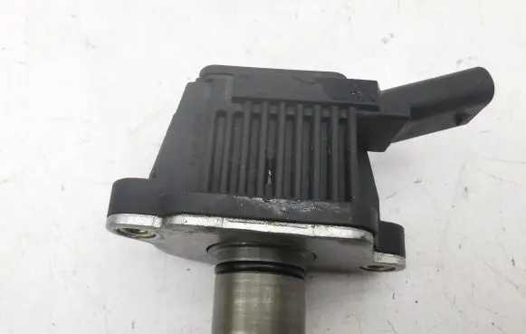 Volkswagen Golf VIII Camshaft vanos timing valve 0602200029114 04E906048A