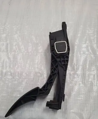 Mercedes-Benz GL X164 Accelerator throttle pedal A1643000004 0634 ZGS010