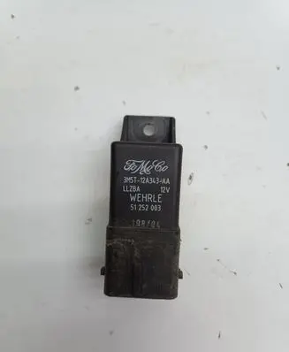 Volvo V50 Glow plug pre-heat relay 51252003