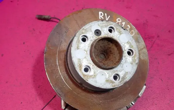 BMW 1 E81 E87 Front wheel hub spindle knuckle