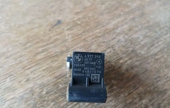 BMW 5 E60 E61 Airbag deployment crash/impact sensor 6977398 001468 200209