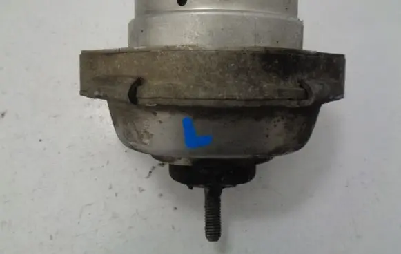 BMW X3 E83 Engine mount bracket 3428397