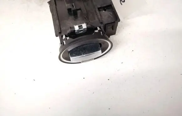 Volkswagen PASSAT B6 Ignition lock 3c0905843e