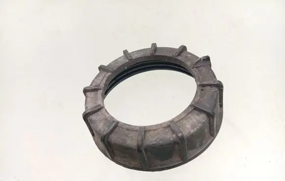 Volkswagen PASSAT B4 In tank fuel pump screw locking ring/nut 191201375A