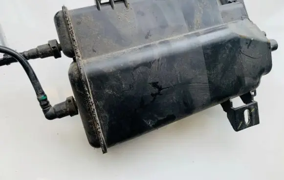 Active carbon filter fuel vapour canister