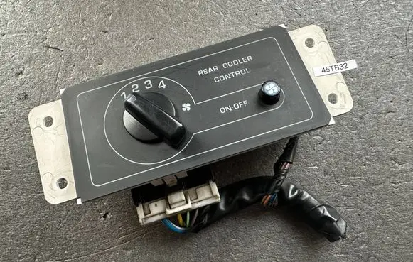 Nissan Patrol Y61 Air conditioning (A/C) switch 27511VB010