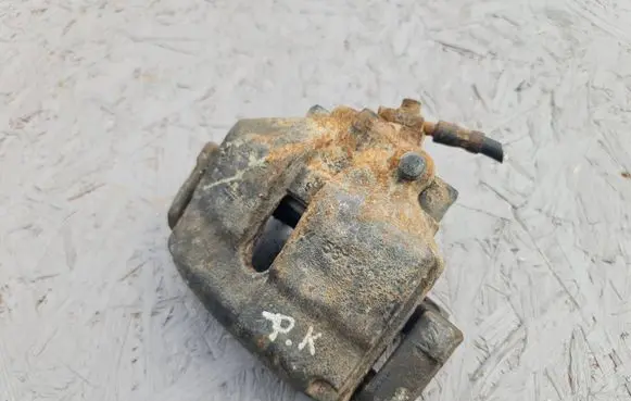 Volkswagen PASSAT B6 Front brake caliper VL531