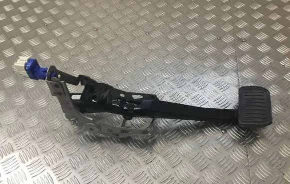Tesla Model S Brake pedal 105065700A