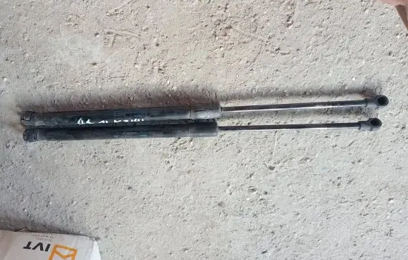 Seat Ibiza III (6L) Tailgate/trunk strut/damper 6j3827550