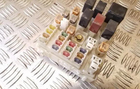 Toyota RAV 4 (XA20) Fuse module