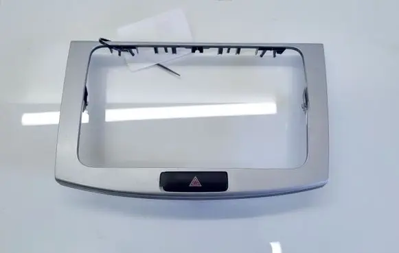 Radio/GPS head unit trim