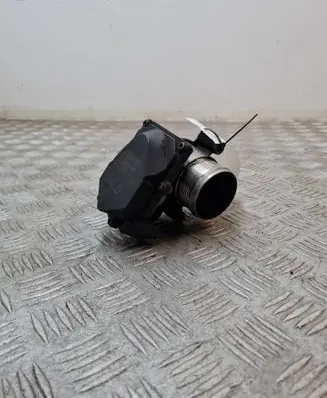 Volkswagen PASSAT B6 Throttle valve 03L128063E A2C53338105
