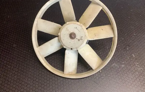Volkswagen Golf III Electric radiator cooling fan 1H0959455A