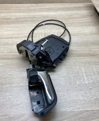 Toyota C-HR I Front door lock 6927347010 6920547020