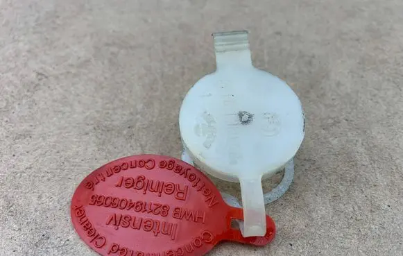 BMW 5 E39 Windshield washer fluid reservoir/tank 1369516 61661369516