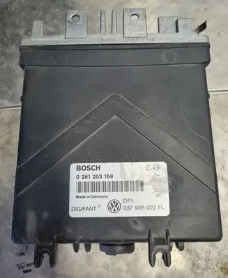 Volkswagen PASSAT B3 Engine control unit/module 0261203158 037906022FL