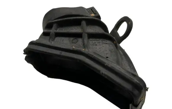 Ford Focus Air intake duct part AV619A675AD