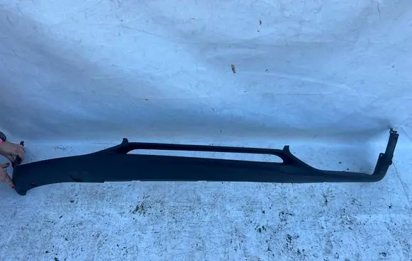 Front bumper lip