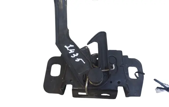 Opel Insignia A Engine bonnet (hood) release handle