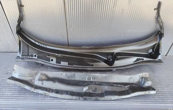 Nissan Juke I F15 Wiper trim 668621KM0C 668621KA0B