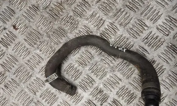 Volvo XC40 Engine coolant pipe/hose 32230140