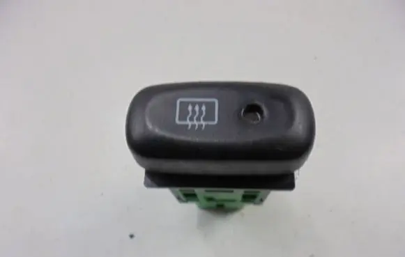 Suzuki Ignis Windscreen/window heater switch