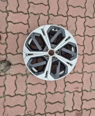 Citroen C5 X R19 alloy rim 9837772280