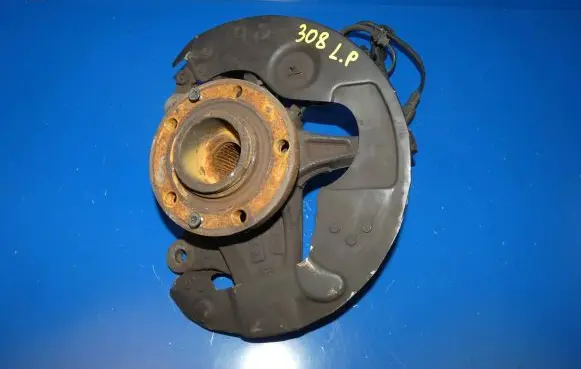 Peugeot 308 Front wheel hub spindle knuckle