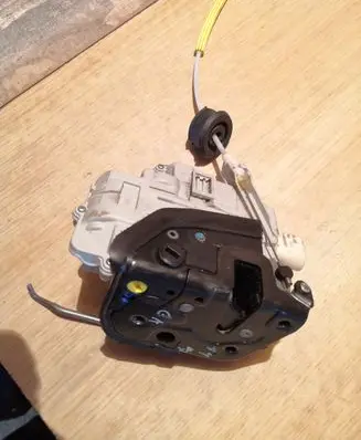 Audi A4 S4 B7 8E 8H Rear door lock