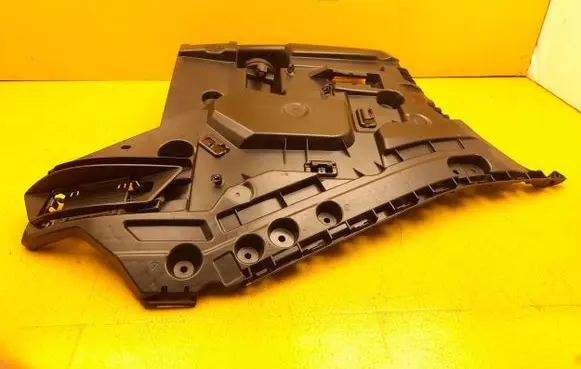 BMW 5 G60 Rear bumper mounting bracket 5A0F8A5