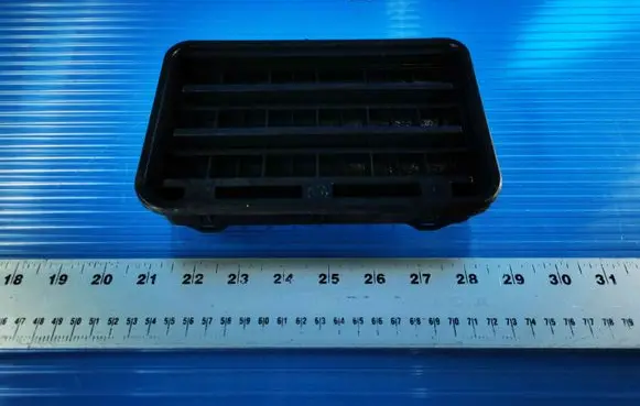 BMW 6 E63 E64 Quarter panel pressure vent 64228377280 8377280