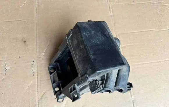 Nissan Micra Fuse box cover 284B91HA0A 284B91HA0B