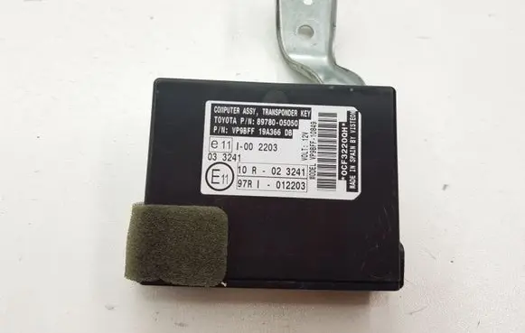 Toyota Avensis T270 Immobilizer control unit/module 8978005050 10R023241