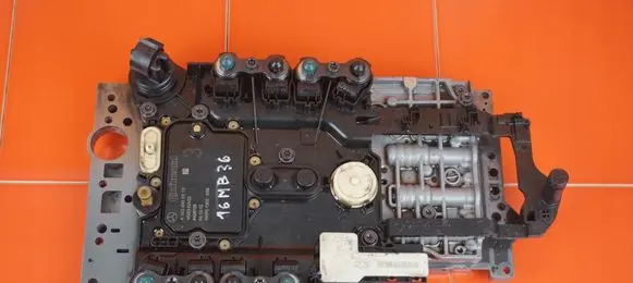 Mercedes-Benz CLS C219 Torque split ecu control unit/module 2202702106 16MB36
