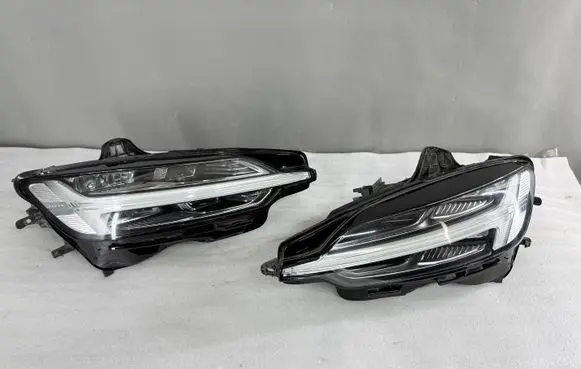Volvo V60 Headlights/headlamps set 32312179 32404679