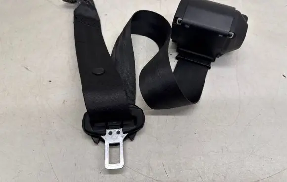 Volkswagen Polo IV 9N3 Rear seatbelt 6Q0857806A